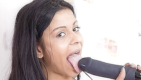 Latina solo girl gets fucked in her bed in vr porn