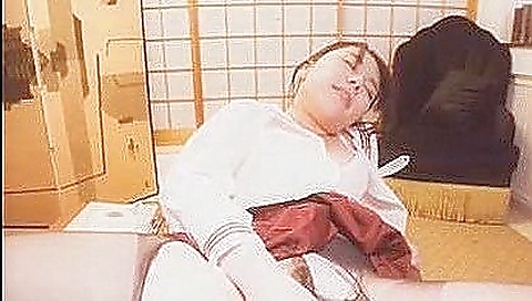 Asian teen is showing us how to get the pussy filled with cum