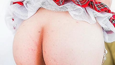 Brunette girl is going to get fucked by a guy in vr porn