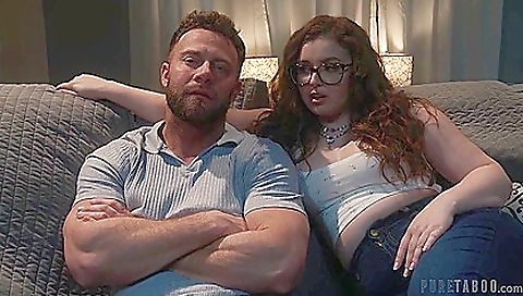 Leanna loves a blowjob in the car and gets a hard shove