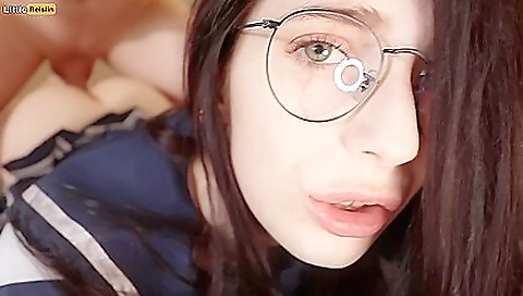 Little Reislin In My Friend Suddenly Fucked Me While I Was On Twitter