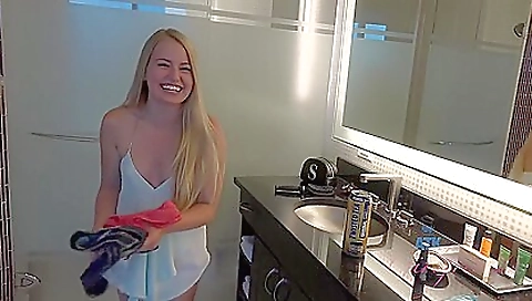 Scarlett sage sucks and gets banged by her boyfriend