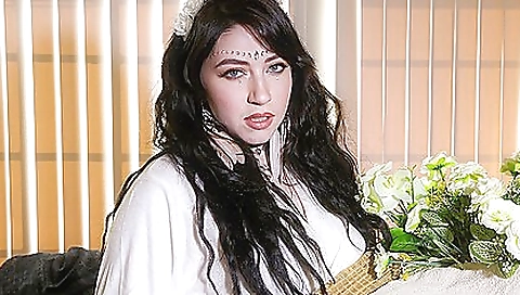 Amilia onyx is fucking herself in the spa in high quality vr