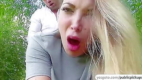 Tamara Grace In Sexy Babe Offers Blowjob For Extra Cash