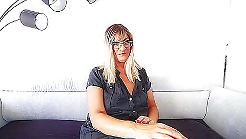 Nasty blonde nurse makes a threesome with her friend