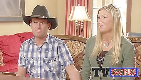 Nasty Guys Pleasuring Hot Babe Babes - Low Quality