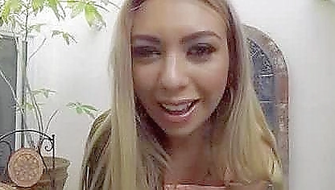 Shaved blonde babe with tiny shaved pussy in vr porn video