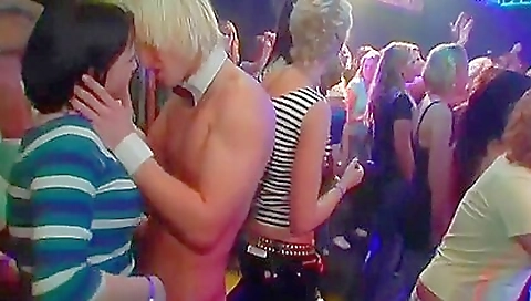 Blonde blondes fuck one another with one cock in a hot threesome